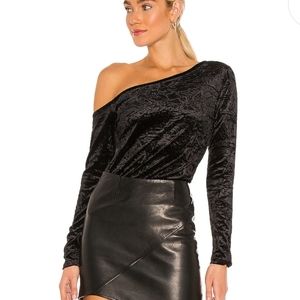 525 America Shirt Womens XS Asymmetrical One Shoulder Stretch Velvet Holiday New